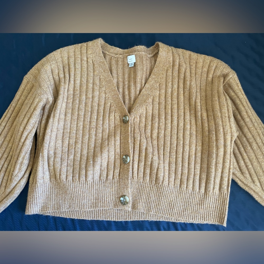 A New Day sweater - Picture 3 of 3